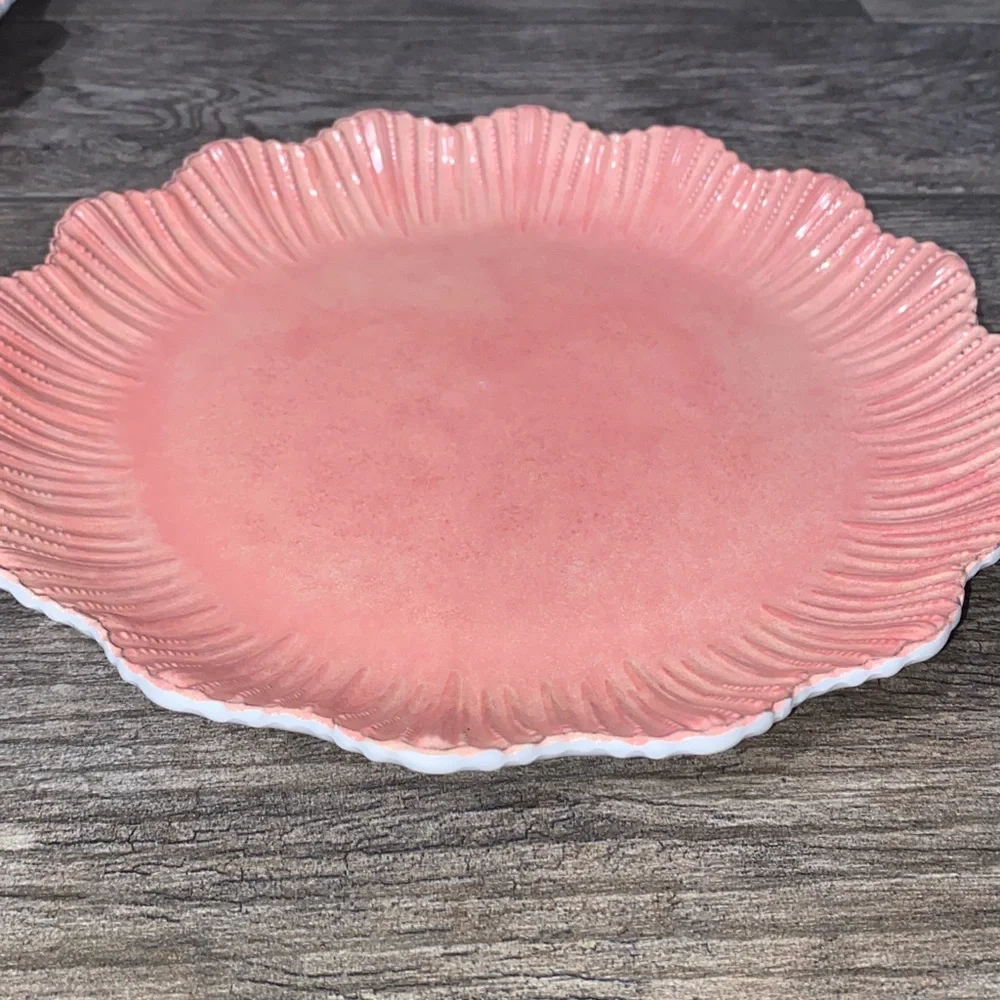 Shabby Chic Pink Plate Set of 4 LIKE NEW Melamine Scalloped Edge 10.75”